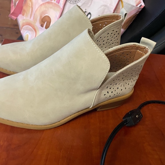 Beige hollow out accent bootie - Picture 3 of 3